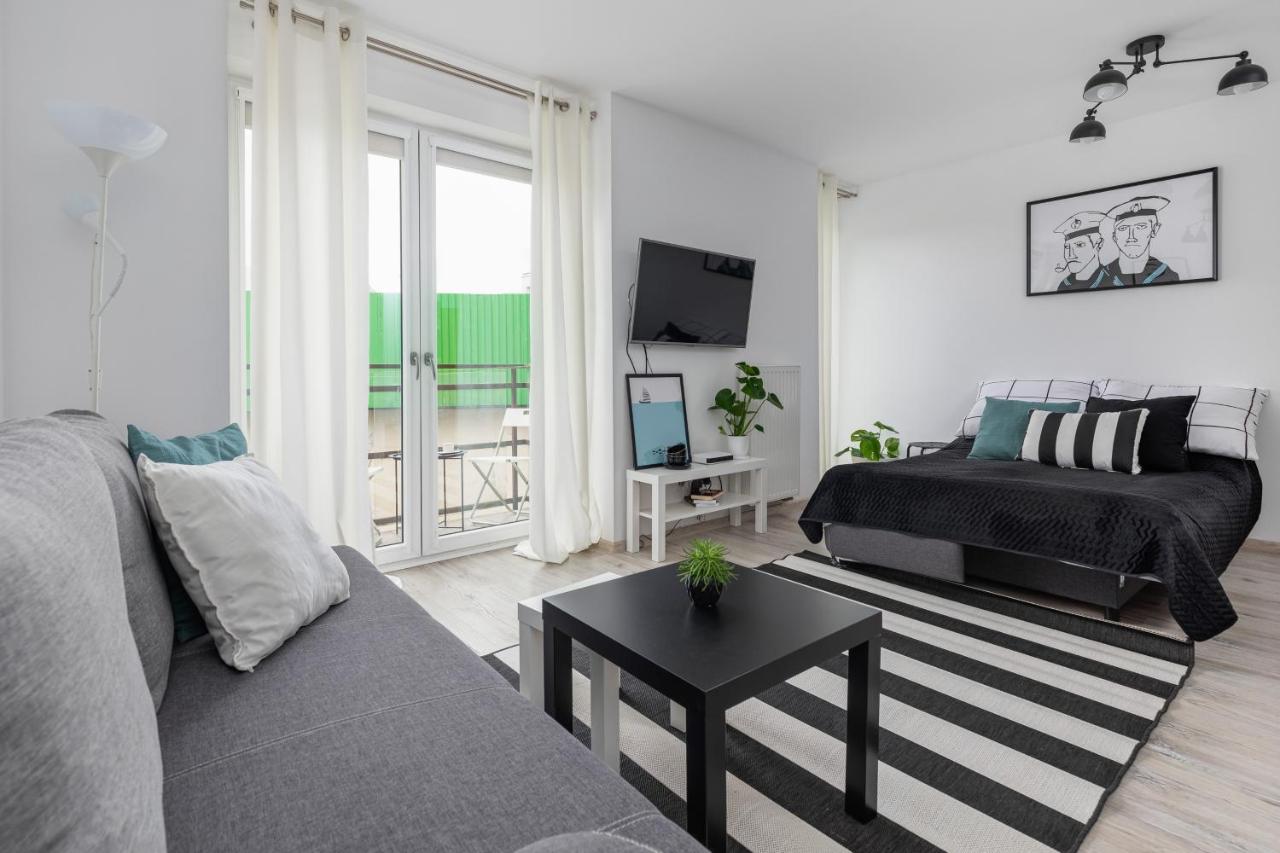 Apartament Black & White Apartment ชวีโนวิชแจ ภายนอก รูปภาพ