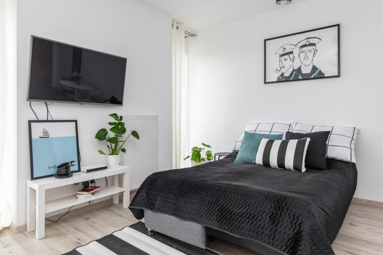 Apartament Black & White Apartment ชวีโนวิชแจ ภายนอก รูปภาพ