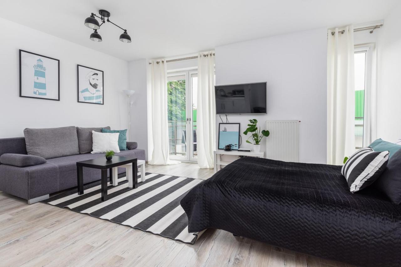 Apartament Black & White Apartment ชวีโนวิชแจ ภายนอก รูปภาพ