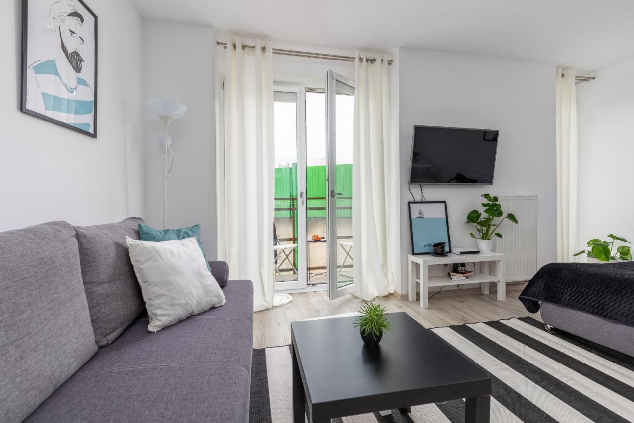Apartament Black & White Apartment ชวีโนวิชแจ ภายนอก รูปภาพ
