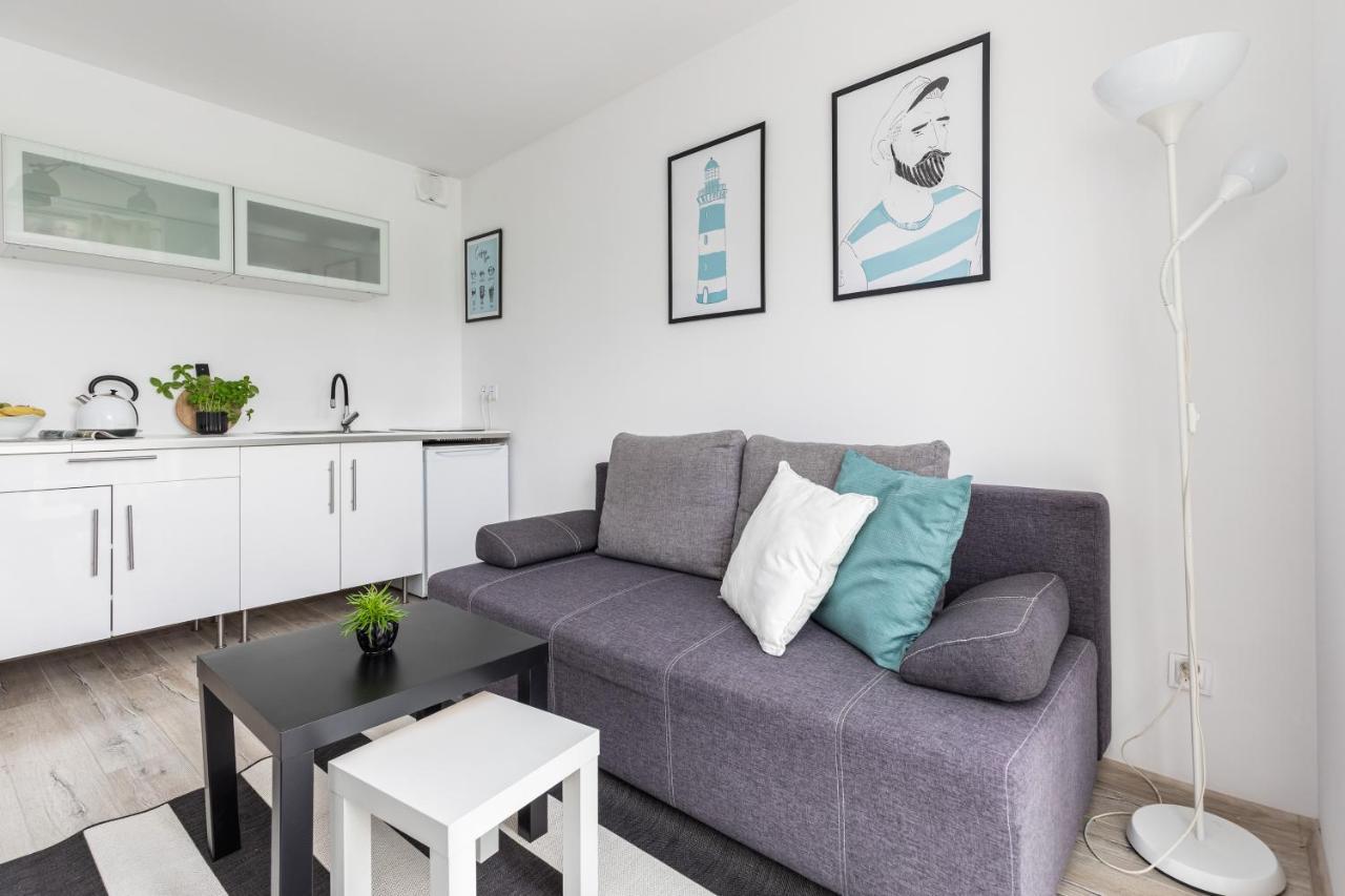 Apartament Black & White Apartment ชวีโนวิชแจ ภายนอก รูปภาพ