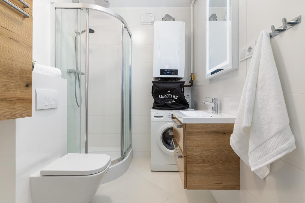 Apartament Black & White Apartment ชวีโนวิชแจ ภายนอก รูปภาพ