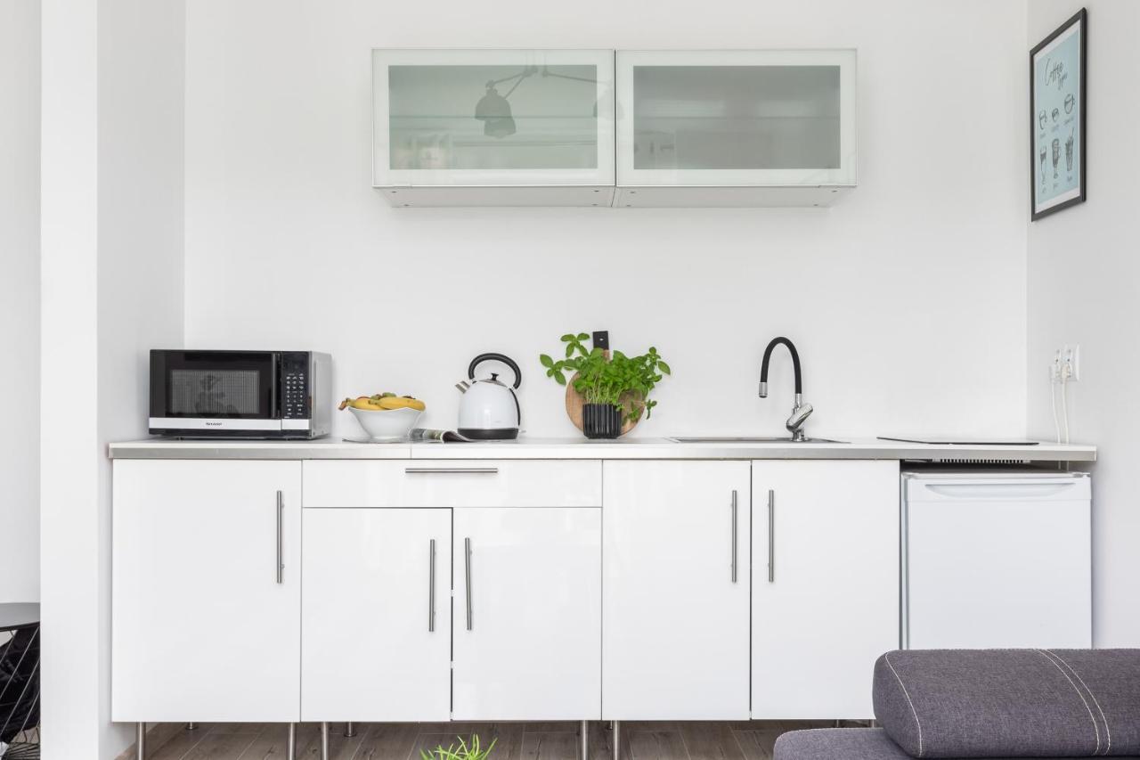 Apartament Black & White Apartment ชวีโนวิชแจ ภายนอก รูปภาพ