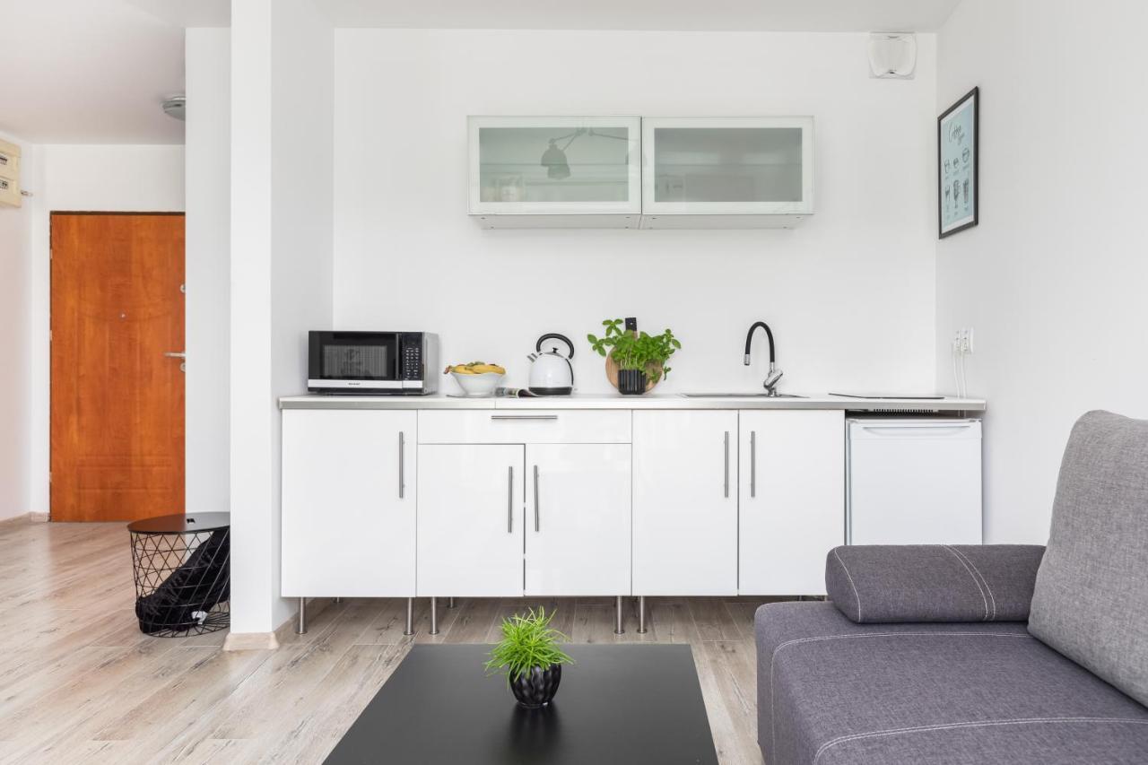 Apartament Black & White Apartment ชวีโนวิชแจ ภายนอก รูปภาพ