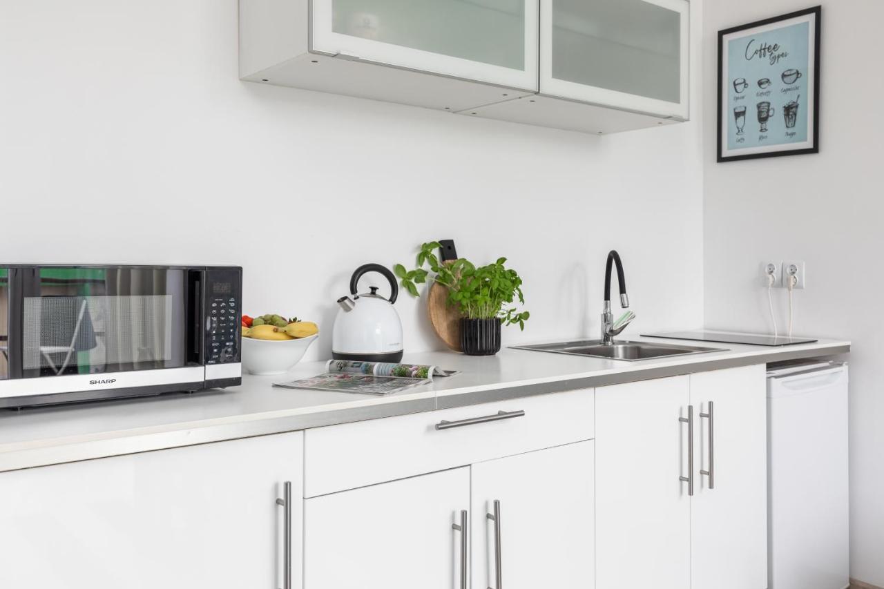 Apartament Black & White Apartment ชวีโนวิชแจ ภายนอก รูปภาพ